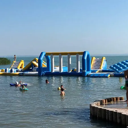 Aparthotel Beachfront Studio Apartman Balatonfůzfő