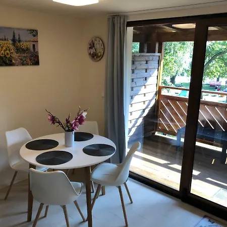 Beachfront Studio Apartman 3* Balatonfůzfő