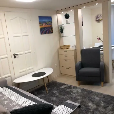 Aparthotel Beachfront Studio Apartman Balatonfůzfő